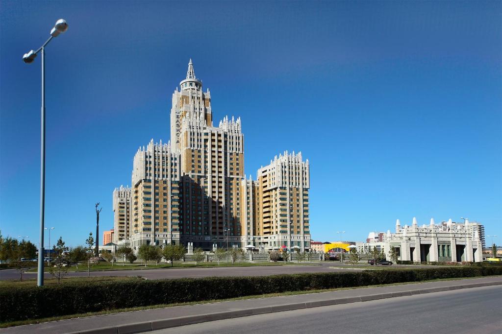 Triumph Apartments Nur-Sultan  Exterior photo
